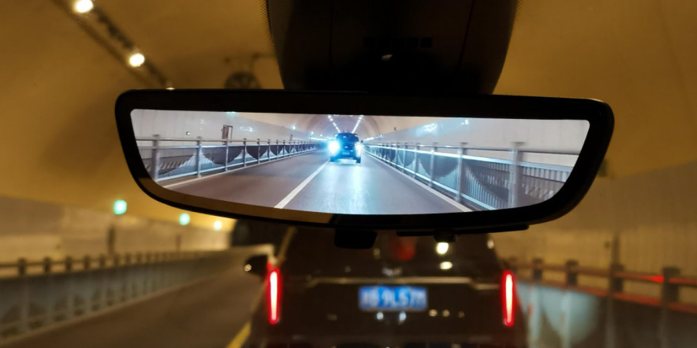 Digital Rear View Mirror Why It Makes a Big Difference?