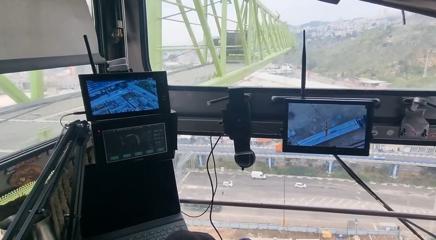 crane camera monitor